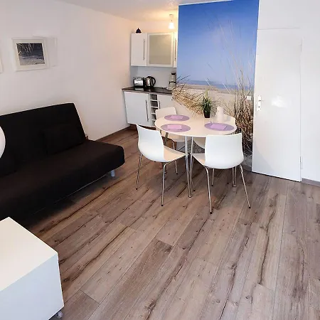 Cosy Bungalow In Middelhagen By The Sea Hébergement de vacances *