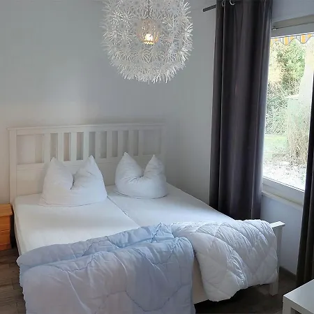 Hébergement de vacances Cosy Bungalow In Middelhagen By The Sea