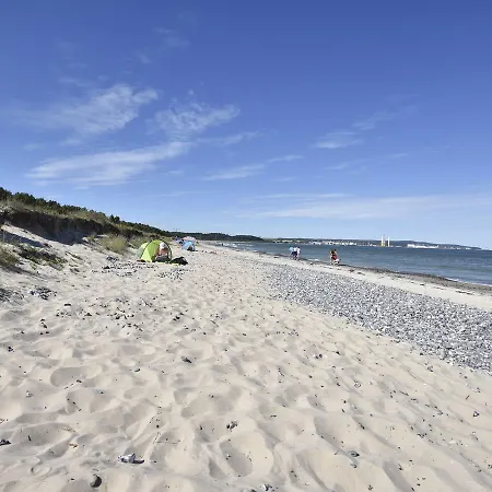 Hébergement de vacances Cosy Bungalow In Middelhagen By The Sea Alt Reddevitz